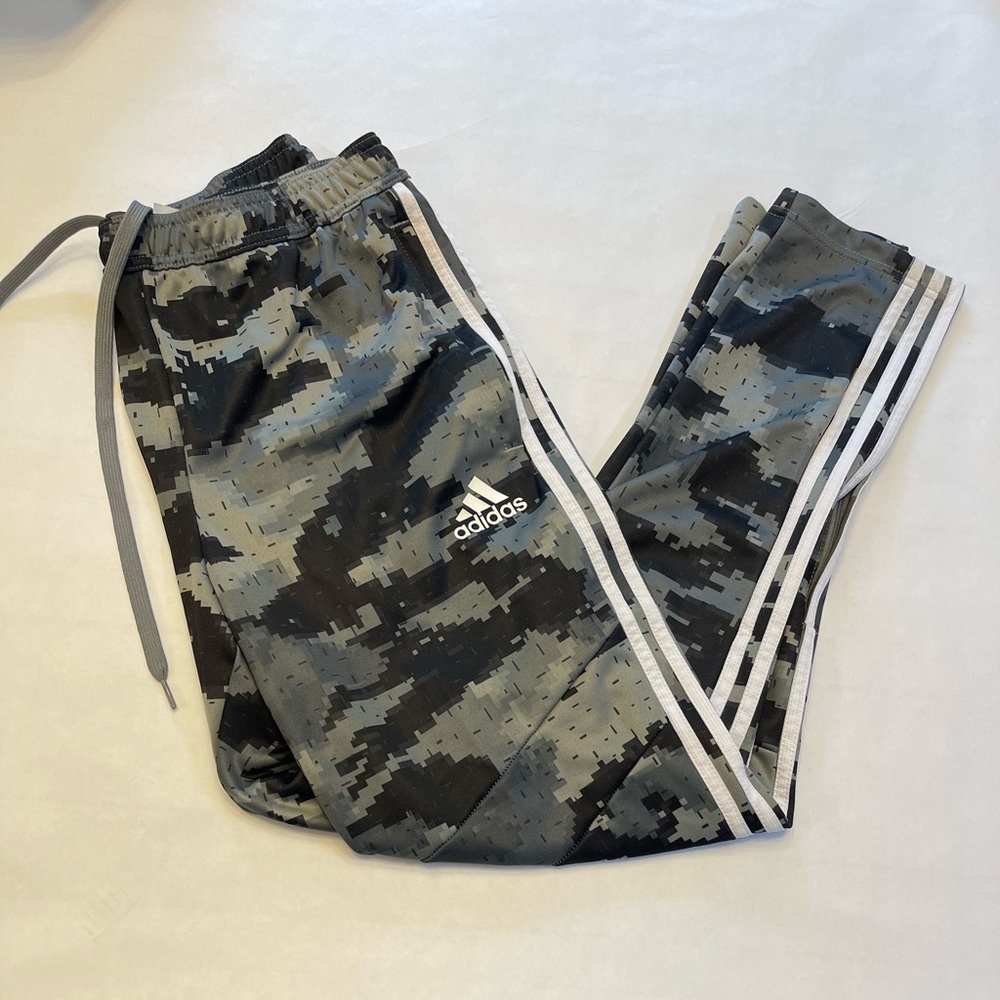 Adidas Tiro 19 Men’s grey/black camo joggers. Size Med NWOT